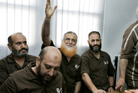 نواب فلسطينيين معتقلين في سجون الاحتلال .