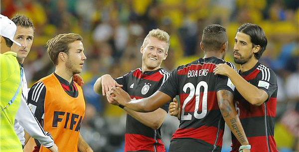 فرحة لاعبي ألمانيا بالفوز على البرازيل