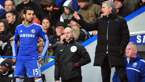 مورينيو وبجواره صلاح