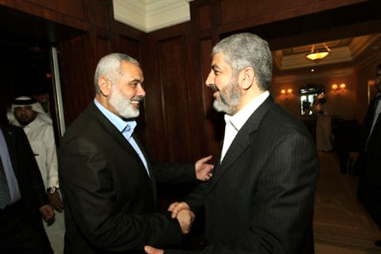 اسماعيل هنية يلتقي خالد مشعل (أرشيف)