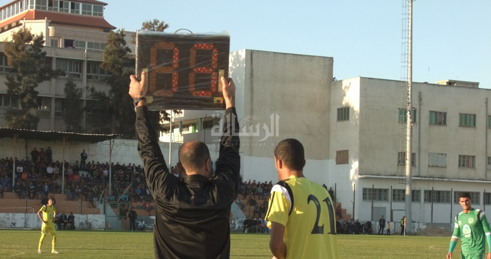 اللوحة الإلكترونية تظهر بالدوري