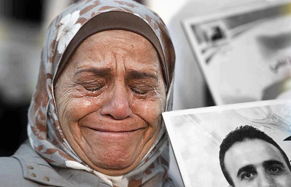 والدة احد الأسرى الفلسطينين