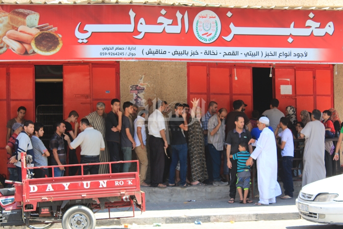 طابور أمام  امام مخبز الخولي شمال غزة