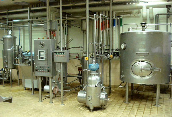 مصنع متطور لإنتاج الألبان في قطاع غزة