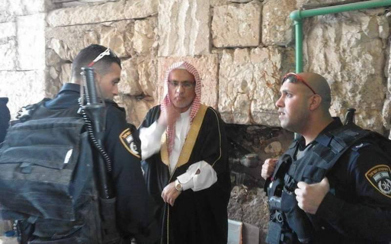 أثناء اعتقاله