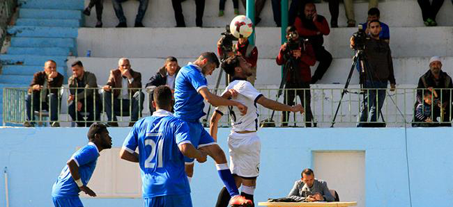 جانب من مباراة الشاطئ والهلال