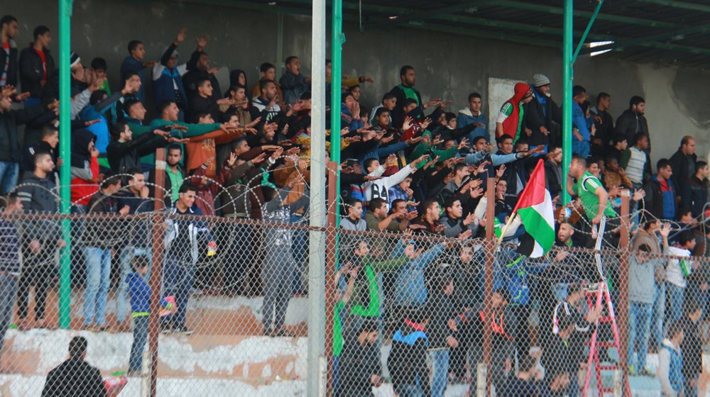 جانب من الجماهير التي حضرت مباريات الدوري