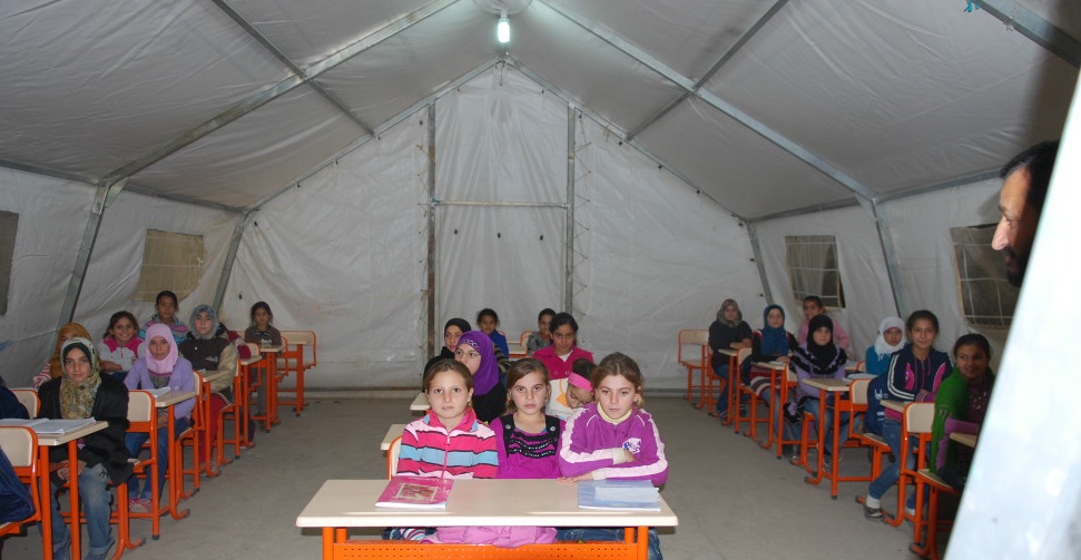 اللاجئون على الحدود التركية السورية 