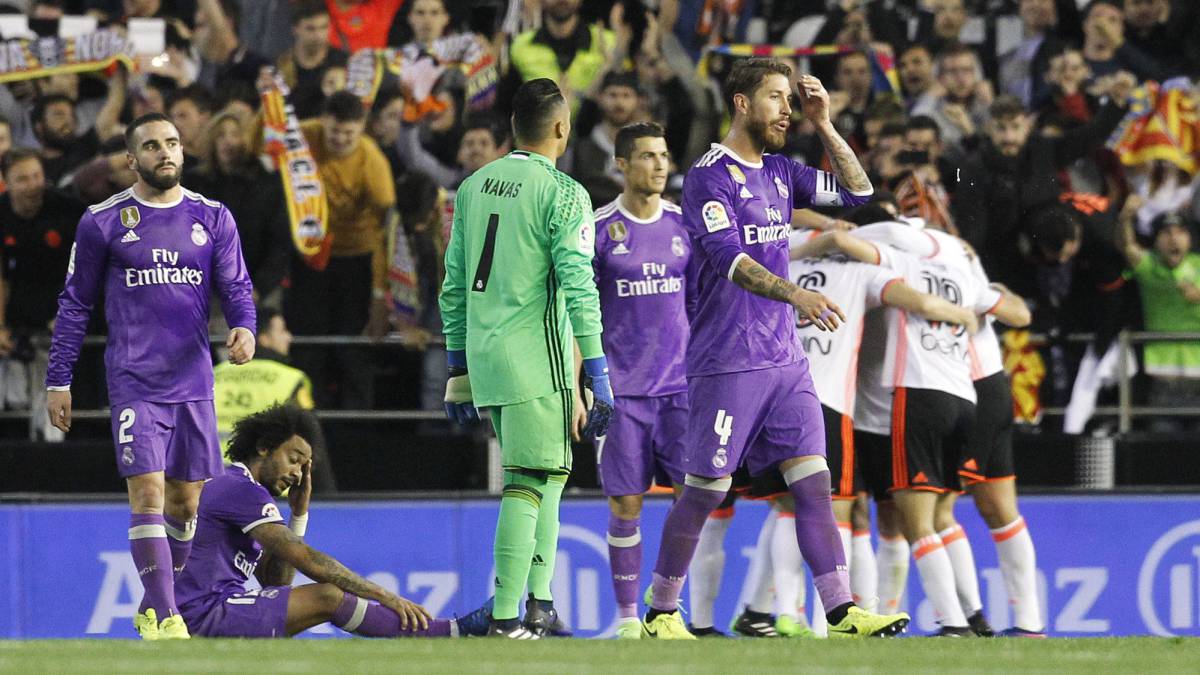 فالنسيا يحتفل بالفوز على الريال الأسبوع الماضي