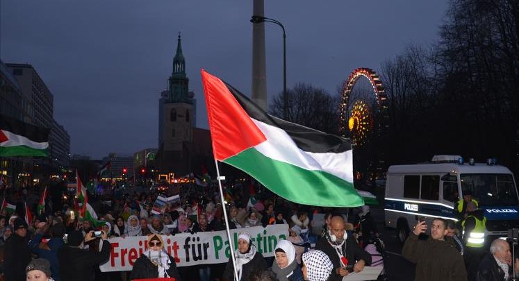 حراك الشارع في أوروبا ضد إعلان ترامب.. رسائل للجميع!