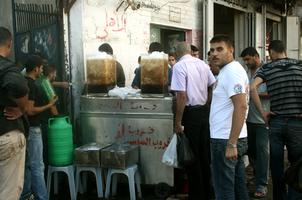 بائع خروب -ارشيف