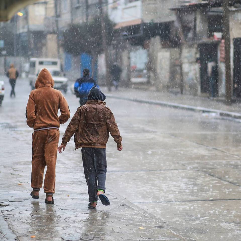 الحرارة أدنى من معدلها وتحذير من تدني مدى الرؤيا الافقية