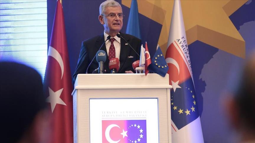 اتفاق تركي-أوروبي على رفع التأشيرات عن الأتراك