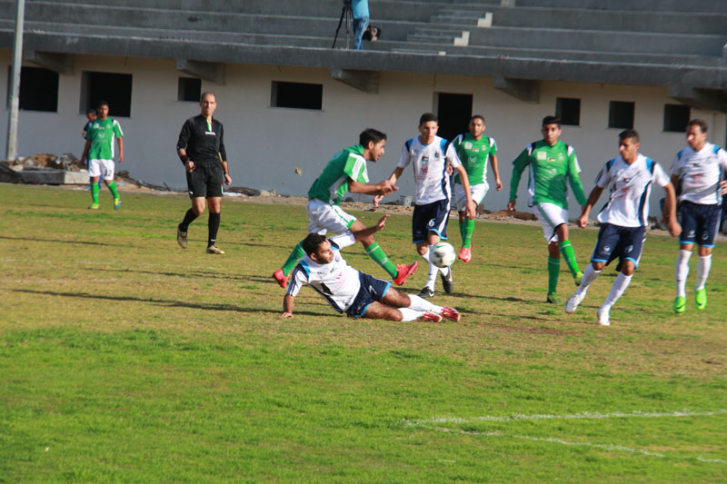 جانب من مباراة الهلال وخدمات رفح