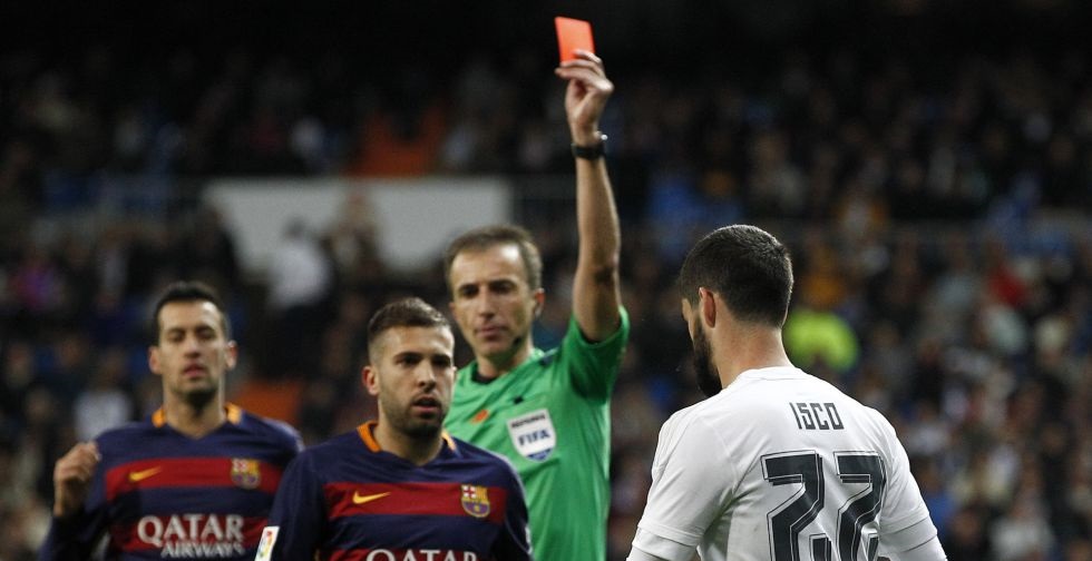 لحظة طرد إيسكو