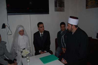 عقد قران الشاب الفلسطيني على بوسنية