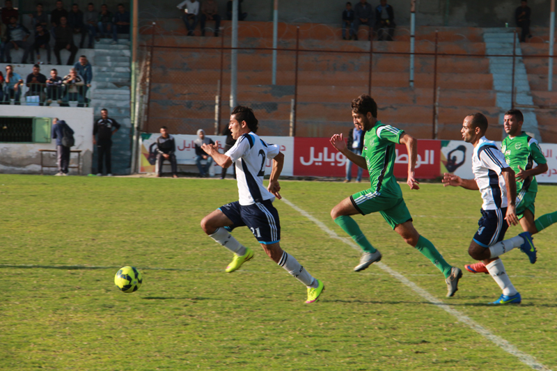 جانب من مباراة الهلال واتحاد الشجاعية