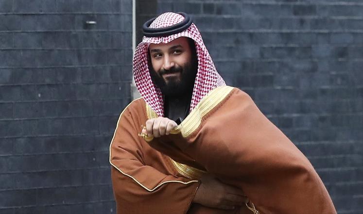 ابن سلمان يشبّه خامنئي بهتلر وطهران ترد