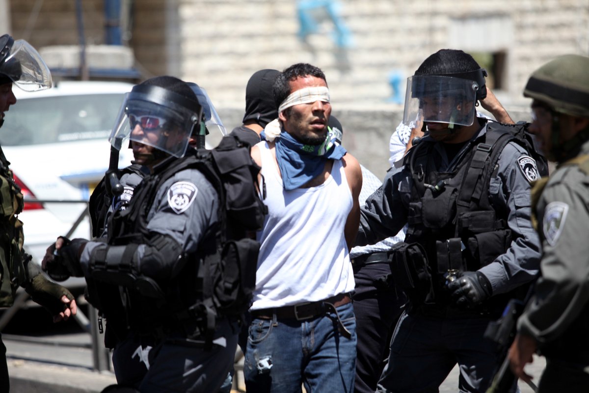 الاحتلال يمدّد اعتقال منفذ عملية الدهس بالقدس