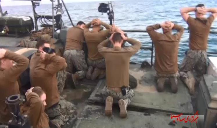 أفراد الطاقمين المحتجزين