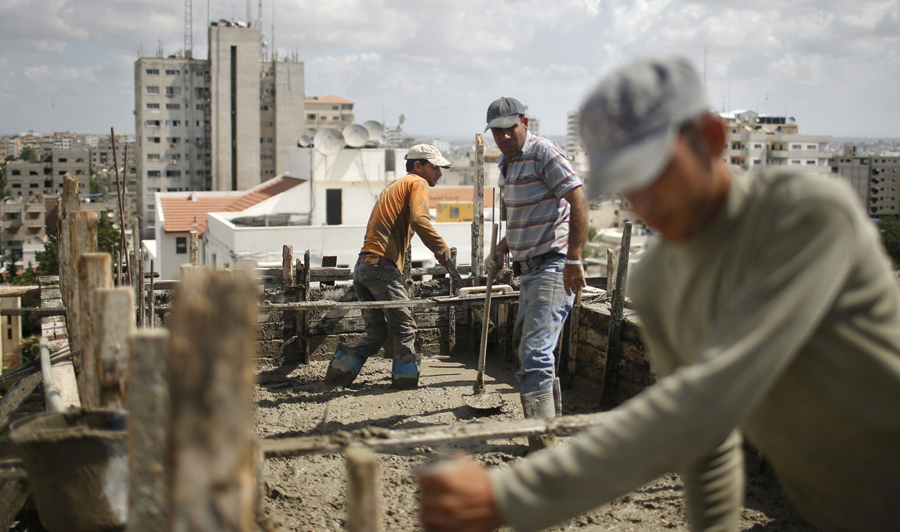 بناء أحد المنازل في غزة (الأرشيف)