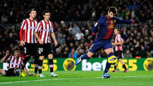 بيكيه يسجل الهدف الأول