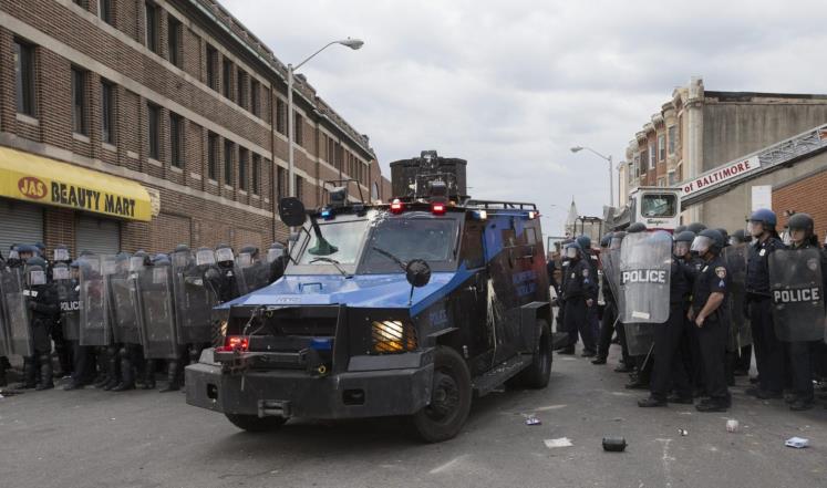 يتصاعد التوتر العرقي إثر مقتل شاب أسود في بالتيمور بولاية ميريلاند الأميركية