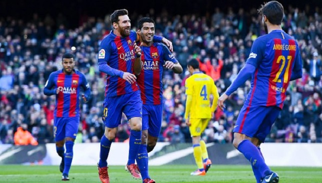 ليونيل ميسي يسارا