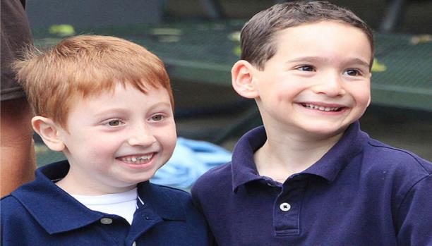 ديلان وصديقه جوناه