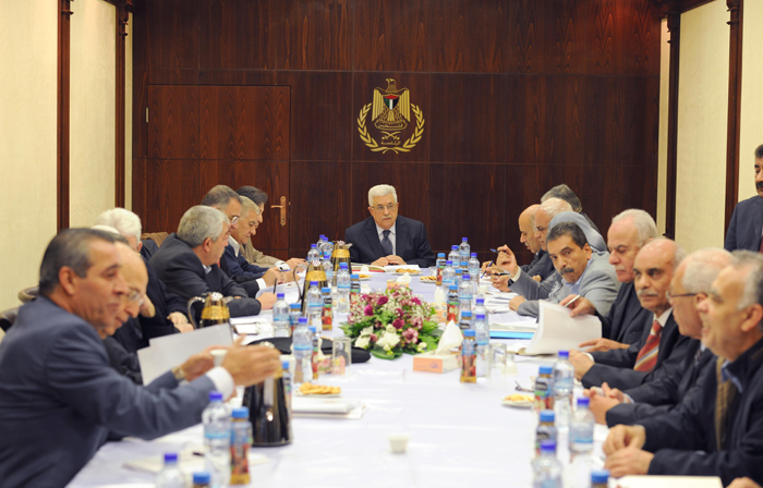 خلال إجتماع لسلطة رام الله