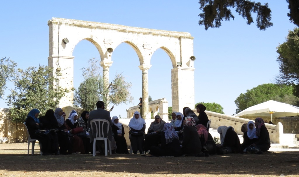  مصاطب العلم في المسجد الأقصى