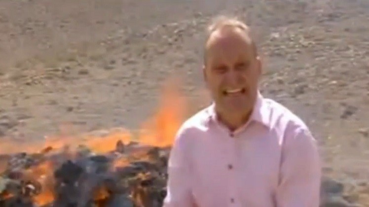 مراسل يعجز عن قراءة تقرير بسبب استنشاقه الحشيش