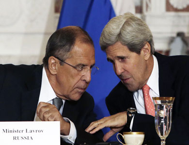وزير الخارجية الأميركي جون كيري، مع نظيره الروسي سيرغي لافروف