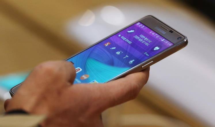 سامسونغ تبكِّر نوت 5 للإطاحة بآيفون المقبل