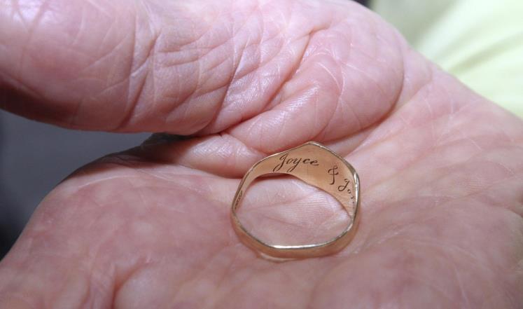 خاتم يكشف لغز اختفاء طائرة بريطانية قبل 70 عاما