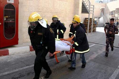 طواقم الدفاع المدني الفلسطيني (الأرشيف)