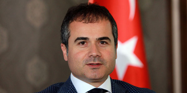 سعاد كيلج وزير الرياضة التركي