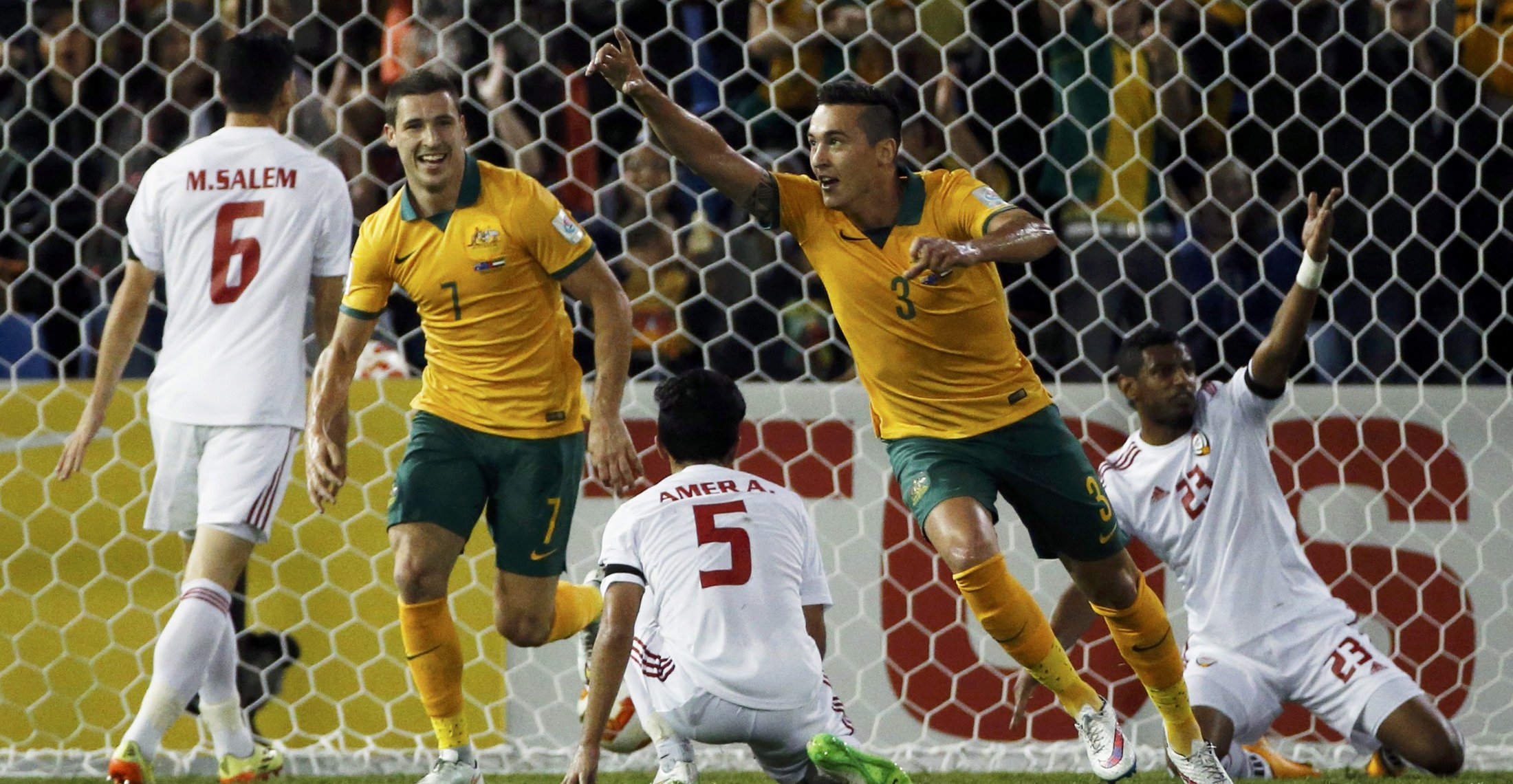 فرحة لاعبي أستراليا بالفوز