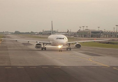 هبوط طائرة (أرشيف)